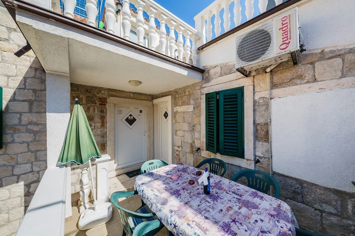 Apartments Villa Mirakul Kastela
